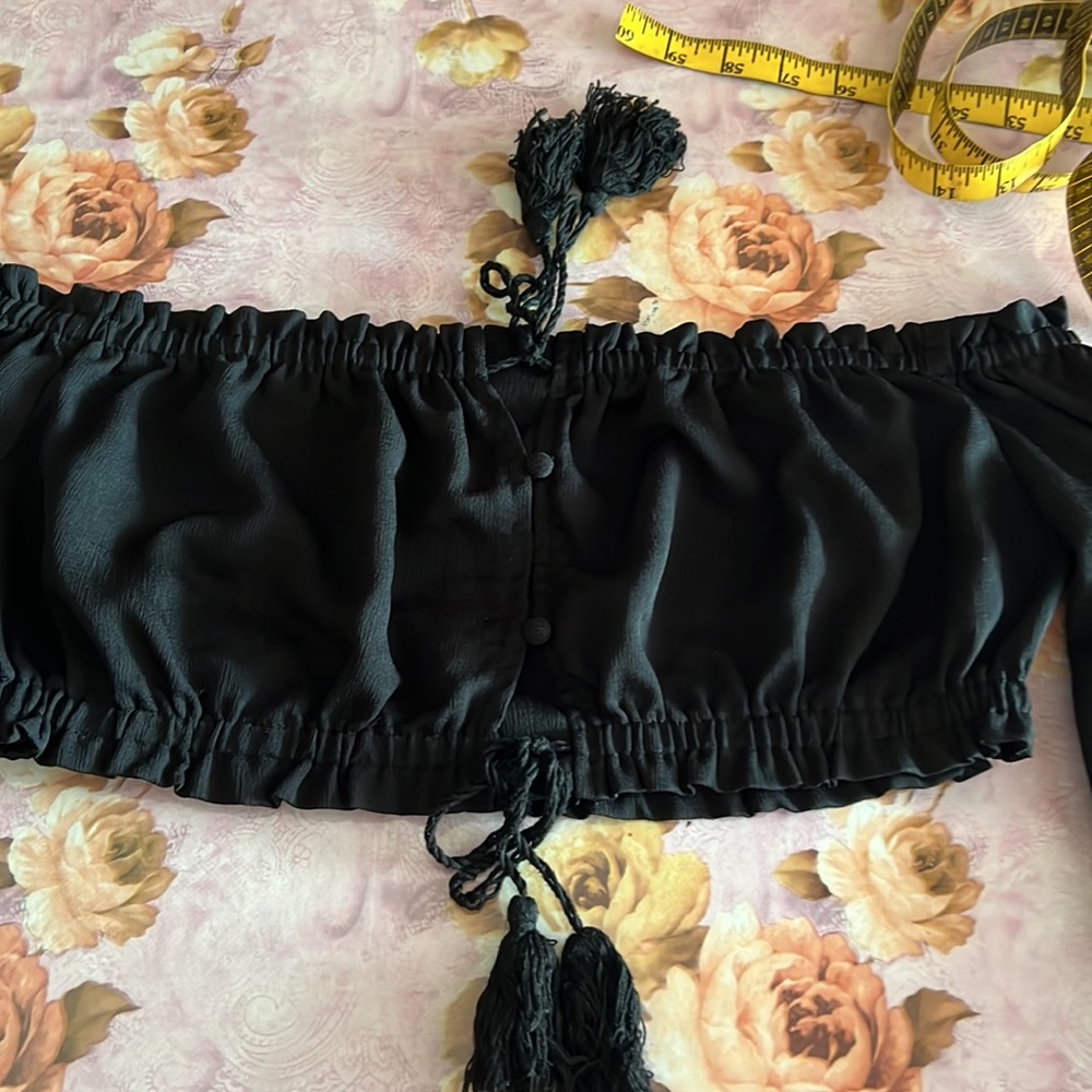 🌼FOR BUNDLE ONLY🌼
Love+harmony off shoulder black top 🌼 - Picture 6 of 8